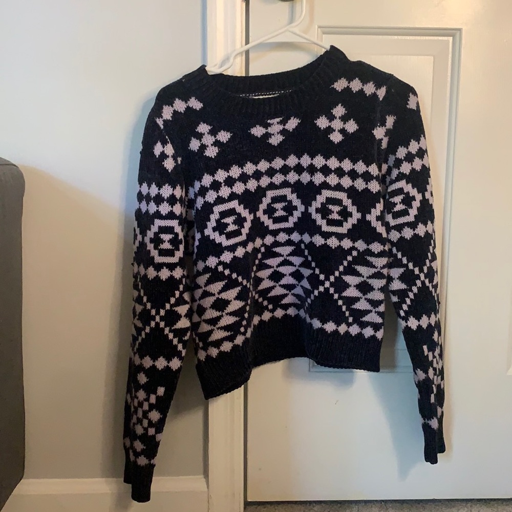 Brand new w/ tag altar’d state sweater! Perfect condition just need a new home☺️